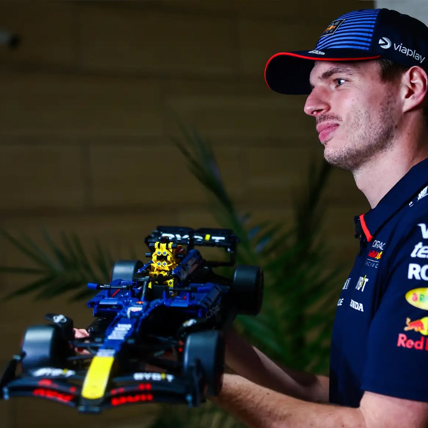 Red Bull RB20 F1 (1639 pièces)