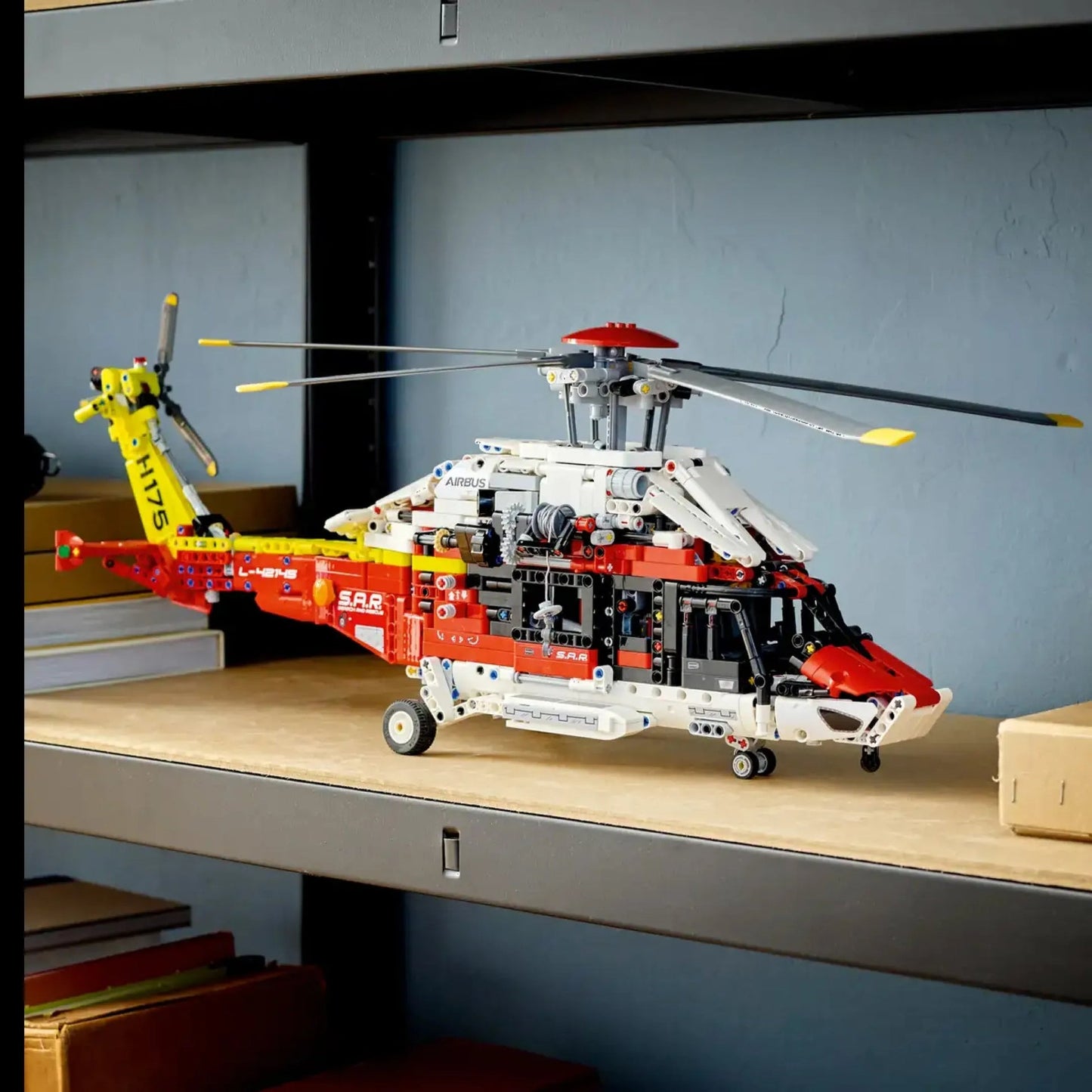 Hélicoptère Airbus H175 (2001 pièces)