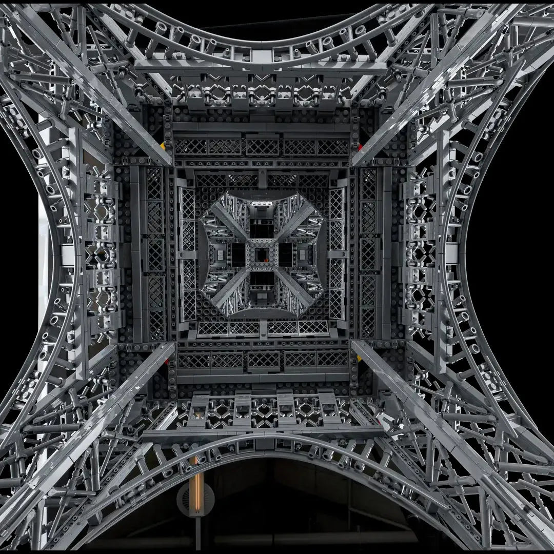Tour Eiffel (10 001 pièces)