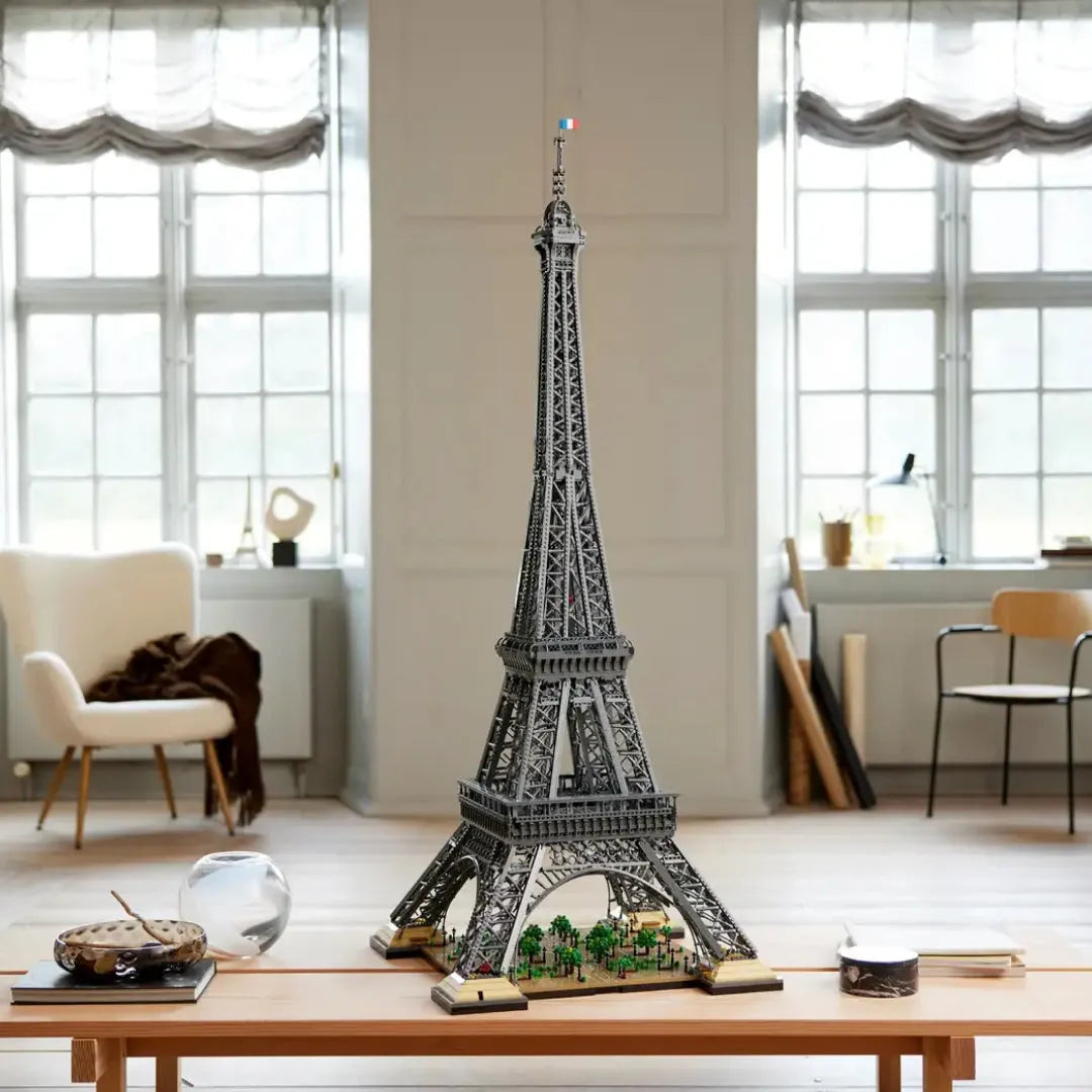 Tour Eiffel (10 001 pièces)