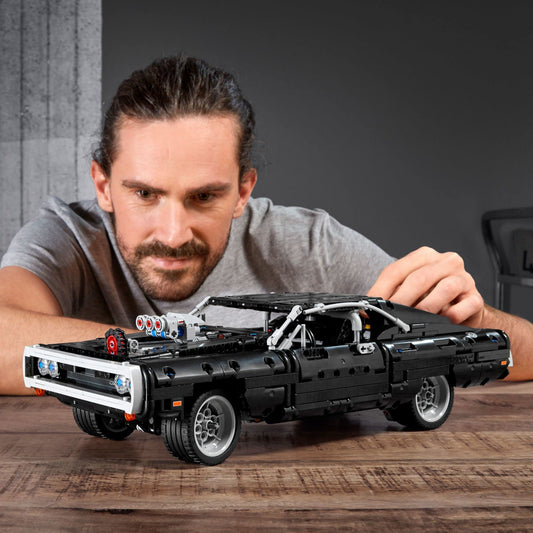 Dodge Charger (1077 pièces)