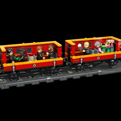 Poudlard Express et la gare de Pré-au-Lard (1074 pièces)